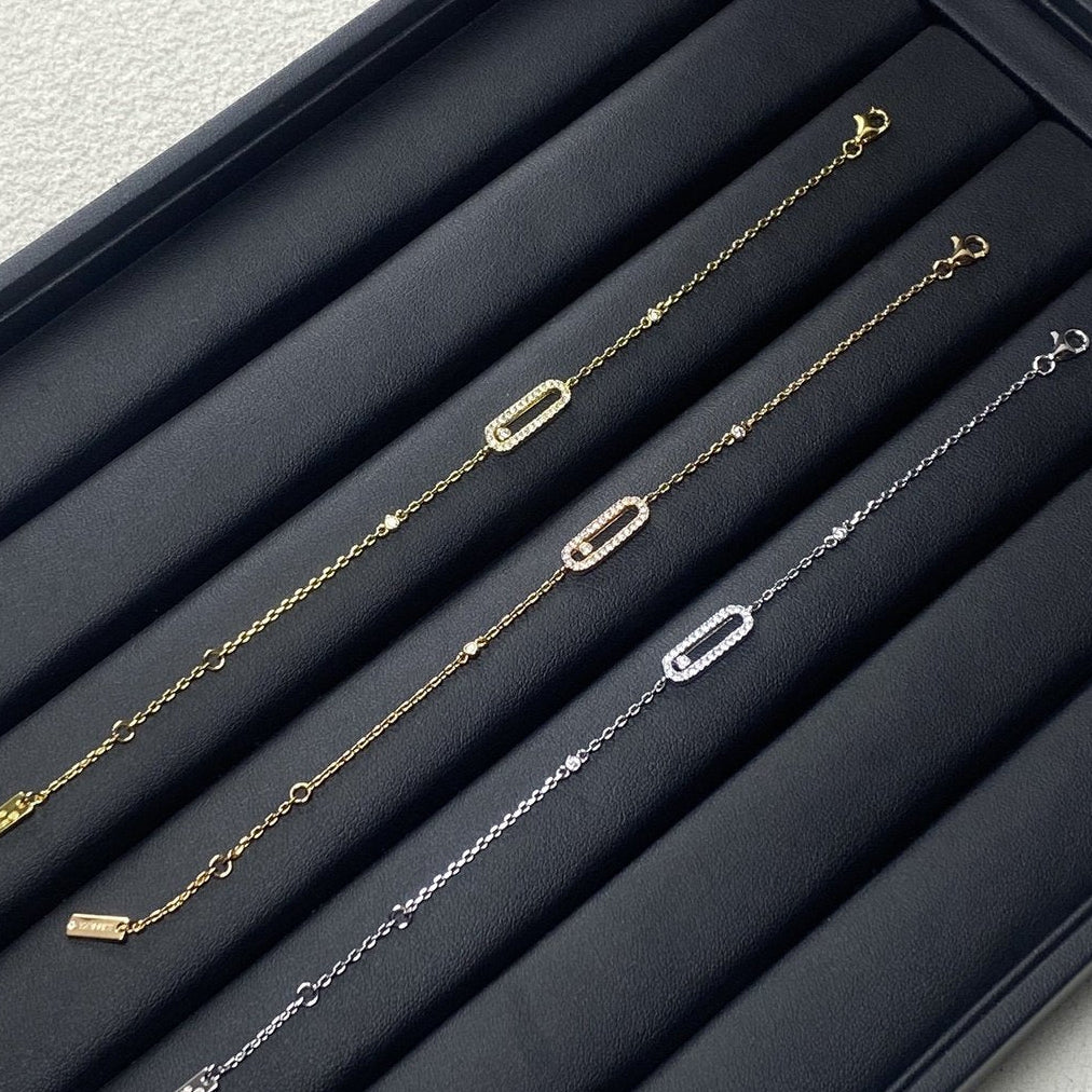 Move Uno Chain Bracelet