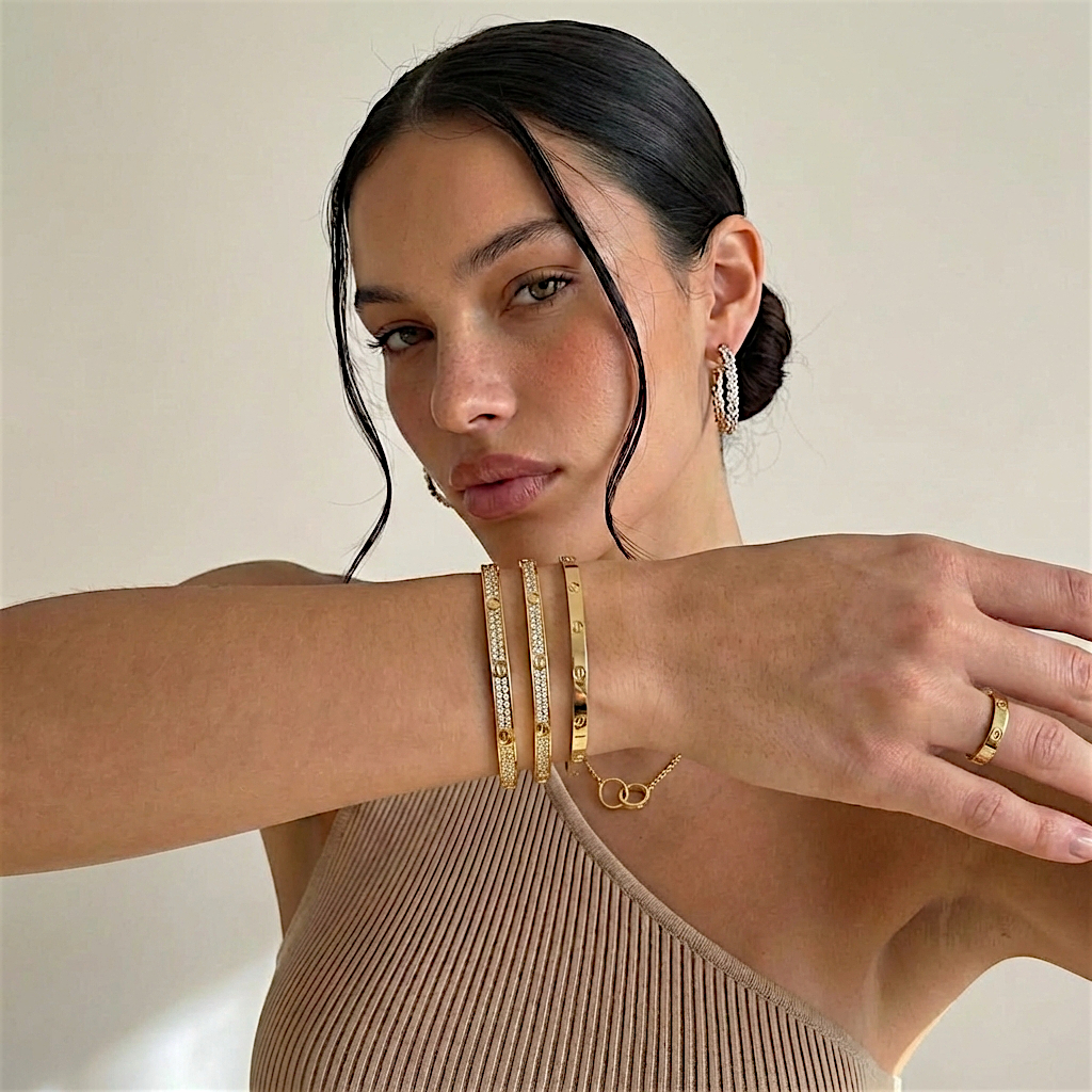 Slim Love Bracelet with Screw Hinge