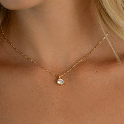 Dainty Round Bezel Pendant Necklace